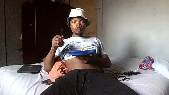 Snapshot of Nkazimulz chatting on 08.08.26 Nkazimulz online show from 08.08.26