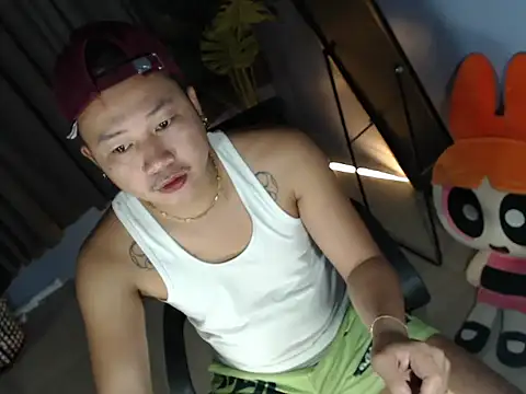 Snapshot of Soctober chatting on 05.27.26 Soctober online show from 05.27.26