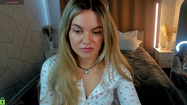 Jennifer Perezz online show from 04.21.26