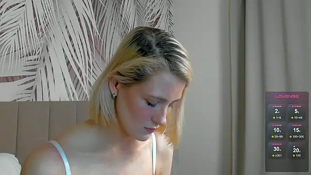 Lizzyvega online show from 05.08.26