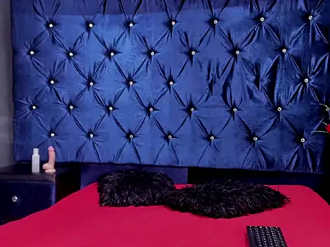 Snapshot of AntonelaSandoval chatting on 04.11.26 AntonelaSandoval online show from 04.11.26