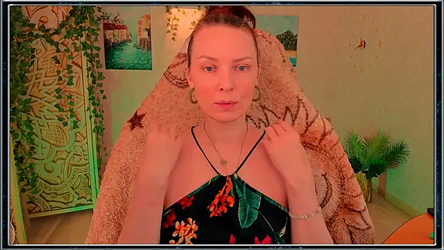 Snapshot of LanaRadiance chatting on 06.10.26 LanaRadiance online show from 06.10.26