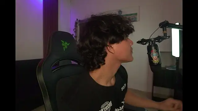 Snapshot of dante_muscle chatting on 04.13.26 dante muscle online show from 04.13.26