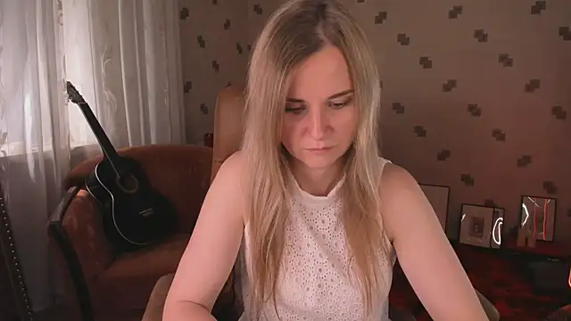 MiaSparkes online show from 06.25.26