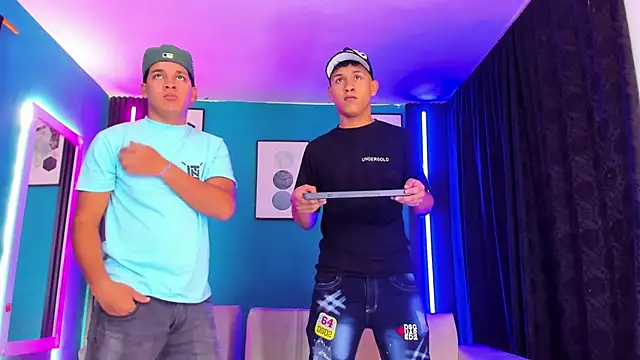  HotWildwolves online show from 04.15.26