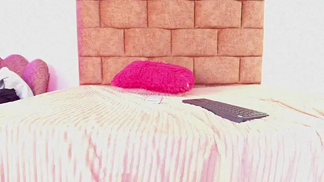 Snapshot of Mia_Nasty_Dirty chatting on 04.14.26 Mia Nasty Dirty online show from 04.14.26