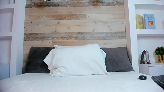 Snapshot of jade_spinters chatting on 04.14.26 jade spinters online show from 04.14.26