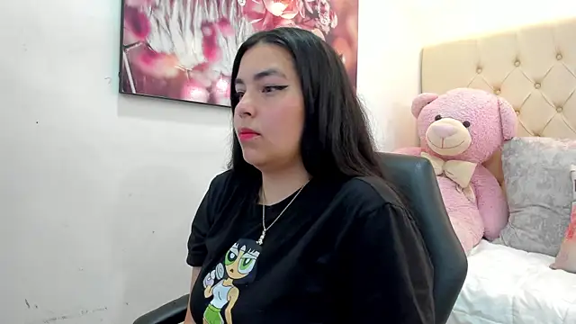 Snapshot of luna_bloomm_ chatting on 04.14.26 luna bloomm online show from 04.14.26