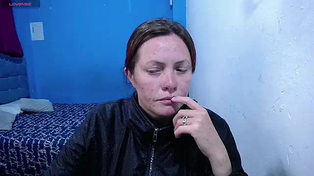 carolinhe26 online show from 05.13.26