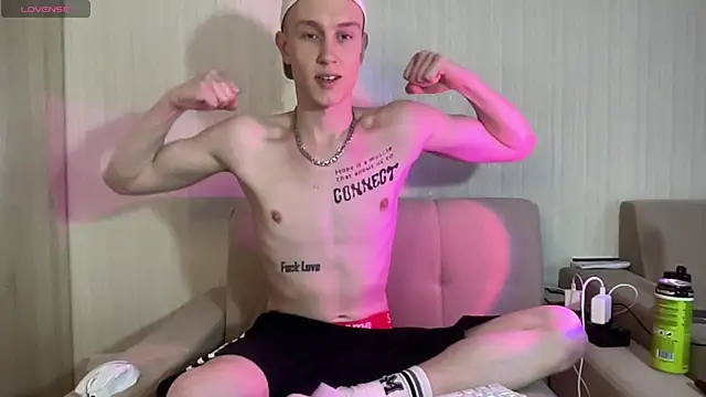 Snapshot of Travis_Gracile chatting on 04.16.26 Travis Gracile online show from 04.16.26