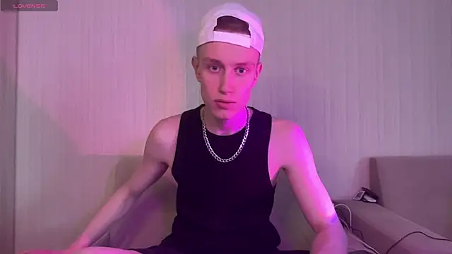 Snapshot of Travis_Gracile chatting on 04.19.26 Travis Gracile online show from 04.19.26
