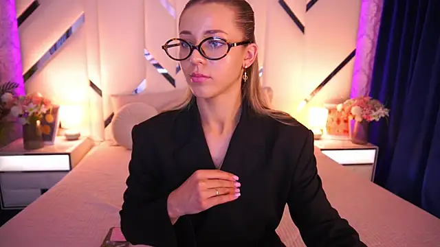 Snapshot of DoveLovee chatting on 06.04.26 DoveLovee online show from 06.04.26