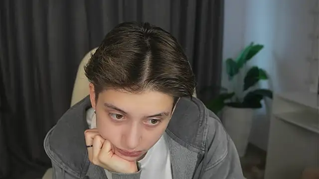 Snapshot of KendallSpeedy chatting on 04.16.26 KendallSpeedy online show from 04.16.26