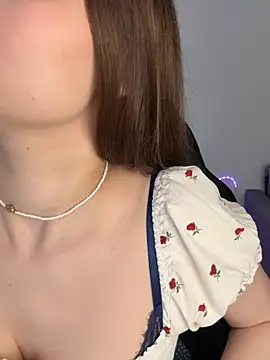 Snapshot of Sakura_Hime chatting on 04.25.26 Sakura Hime online show from 04.25.26
