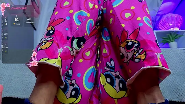 Snapshot of Perlaa_moon_ chatting on 07.16.26 Perlaa moon online show from 07.16.26