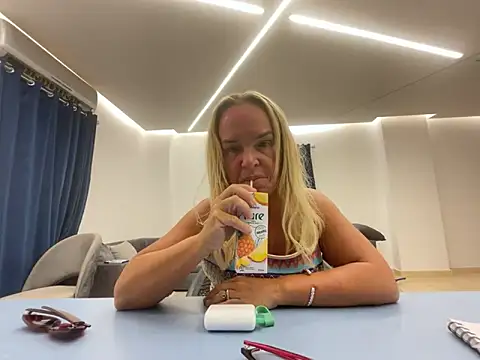 parisheliton online show from 04.14.26