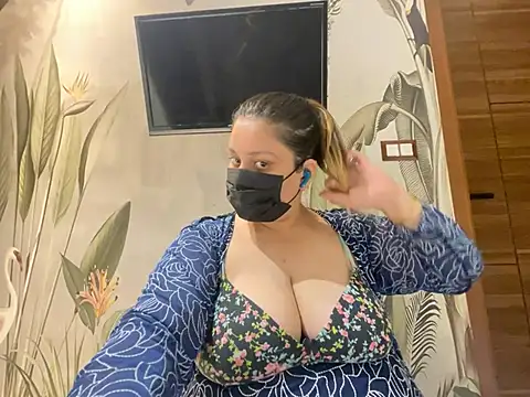 Snapshot of kavyasingh36 chatting on 05.16.26 kavyasingh36 online show from 05.16.26
