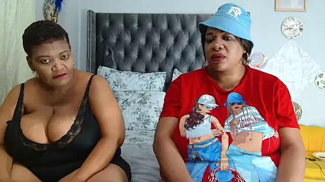 BUSTYQUEEN56  online show from 05.10.26