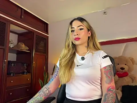 Snapshot of abbymodell1 chatting on 05.16.26 abbymodell1 online show from 05.16.26