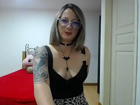 VALELUXX online show from 04.26.26