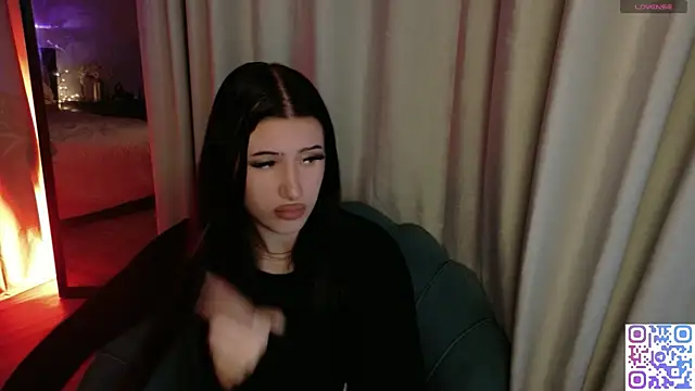 Snapshot of HazelHayesss chatting on 04.18.26 HazelHayesss online show from 04.18.26