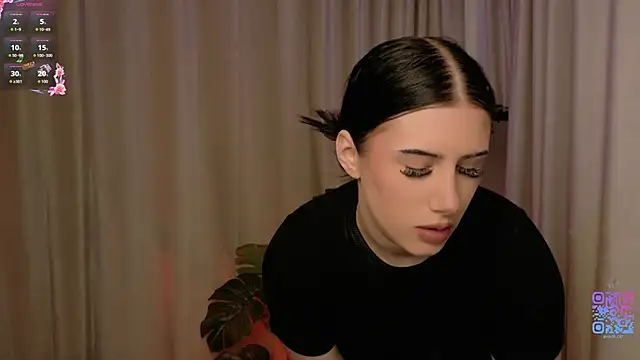 Snapshot of HazelHayesss chatting on 05.16.26 HazelHayesss online show from 05.16.26