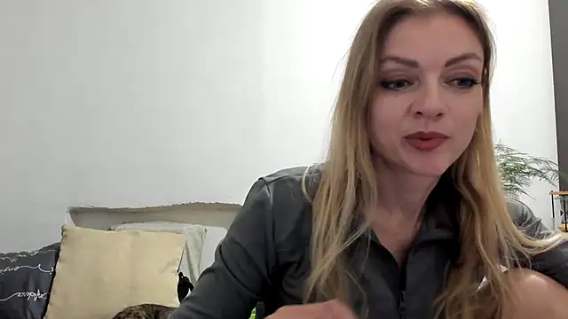 Snapshot of Severina7 chatting on 06.30.26 Severina7 online show from 06.30.26