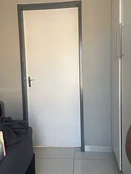 petite bee online show from 07.04.26