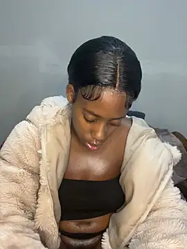 petite bee online show from 07.06.26
