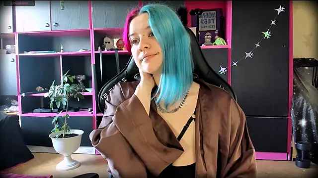 Neon Baddie online show from 07.14.26