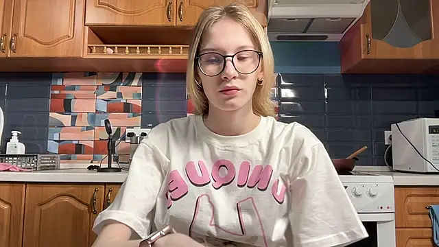 eileencrowday online show from 04.21.26