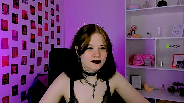 Snapshot of nikki_kiss_ chatting on 07.23.26 nikki kiss online show from 07.23.26