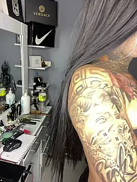 valen lewiiz online show from 04.17.26