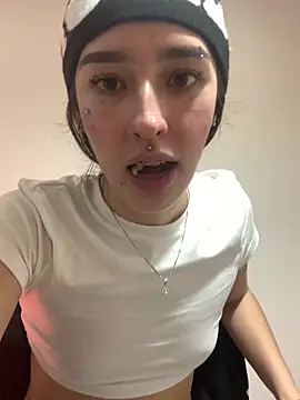 NickieCute- online show from 04.15.26