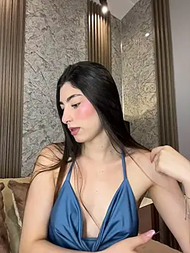Snapshot of evelyn_hills chatting on 06.26.26 evelyn hills online show from 06.26.26