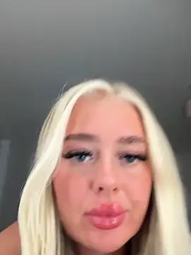 Snapshot of Vanillaheavennn chatting on 04.14.26 Vanillaheavennn online show from 04.14.26