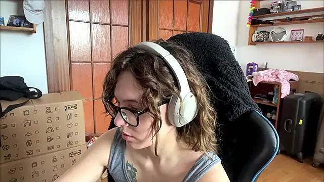 PillowPeachX online show from 05.19.26