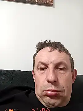 Snapshot of Miro9 chatting on 04.13.26 Miro9 online show from 04.13.26