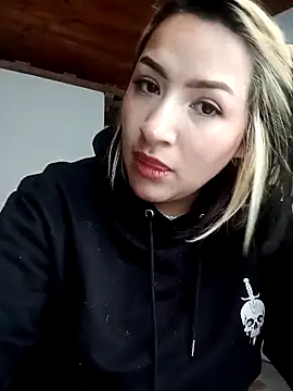 HannaJonnes  online show from 04.19.26