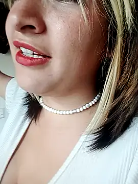 HannaJonnes  online show from 04.19.26