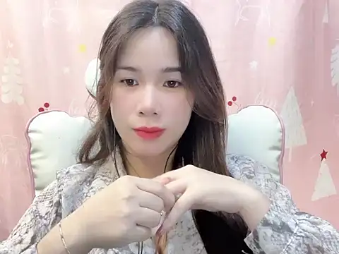 Snapshot of Luna3579 chatting on 04.27.26 Luna3579 online show from 04.27.26