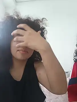 Chloe and Violeta online show from 07.04.26