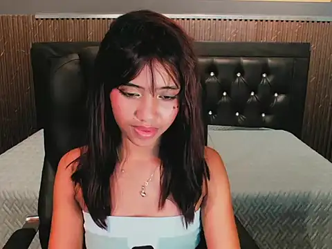 Snapshot of Zafiro_Bluex chatting on 04.13.26 Zafiro Bluex online show from 04.13.26