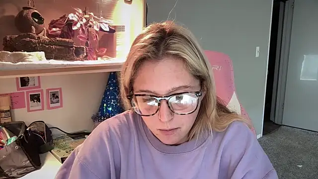 MUSCLEMOMMY1365 online show from 06.13.26