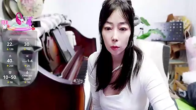 Snapshot of luna-ff chatting on 04.16.26 luna-ff online show from 04.16.26