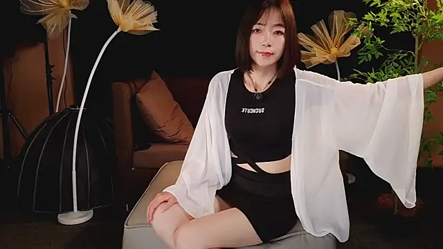 Snapshot of fafade2588 chatting on 04.21.26 fafade2588 online show from 04.21.26