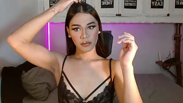 MollyButcher online show from 05.12.26