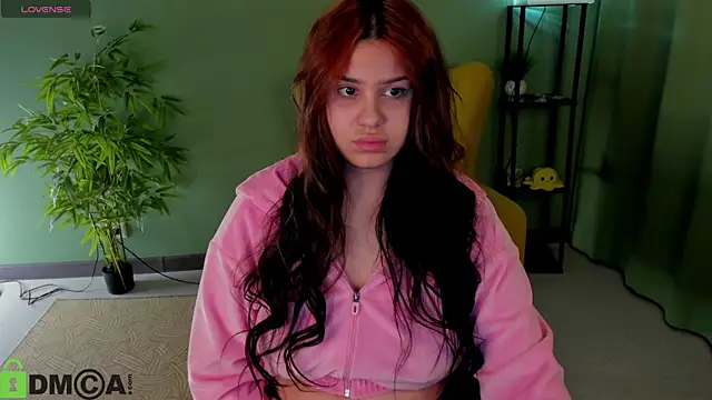 nicolewoss online show from 05.14.26