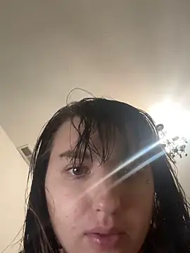 Snapshot of Courtneysinclair chatting on 04.14.26 Courtneysinclair online show from 04.14.26