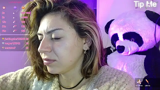 Snapshot of aprildumont chatting on 05.01.26 aprildumont online show from 05.01.26